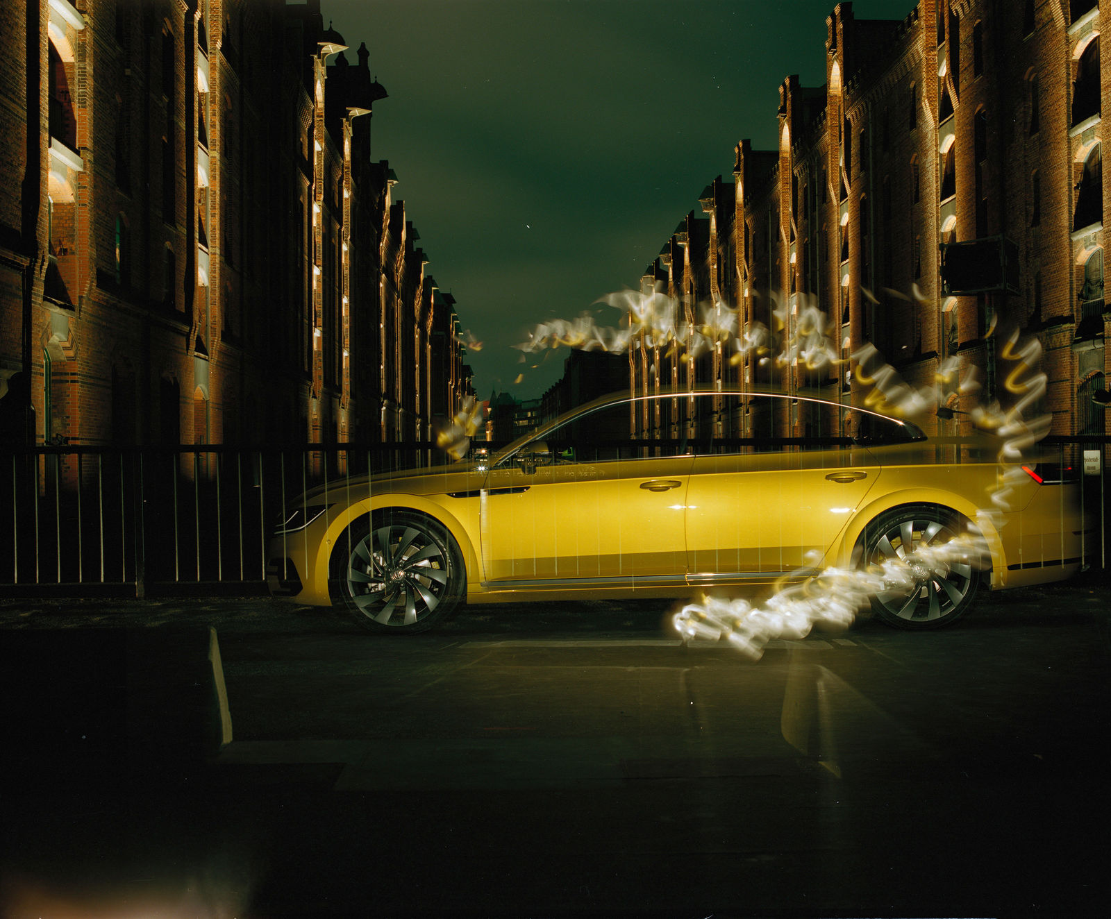 "You don't need eyes to see beauty" – Blind photographer Pete Eckert presents new Volkswagen Arteon with unique images