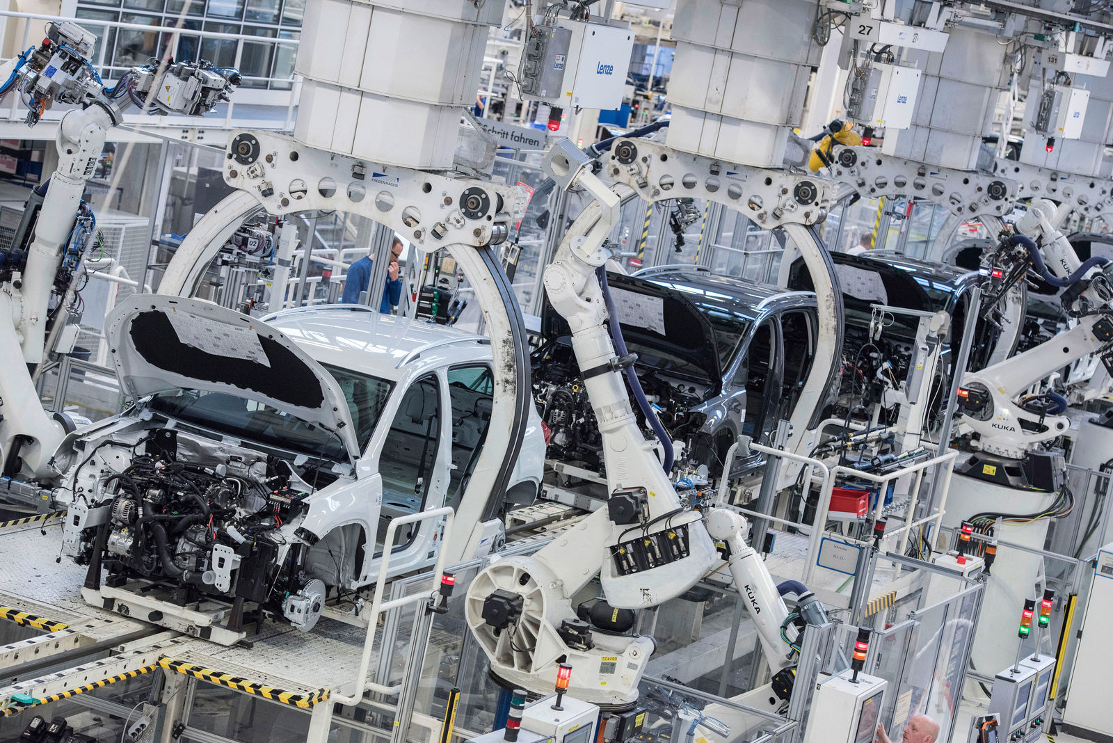 New record: Volkswagen produces six million vehicles throughout the world by year-end