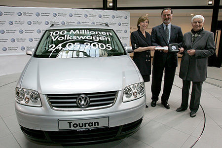 450x300_8_24.05.2005_DB2005AL00988_100 Millionen Autos der Marke Volkswagen