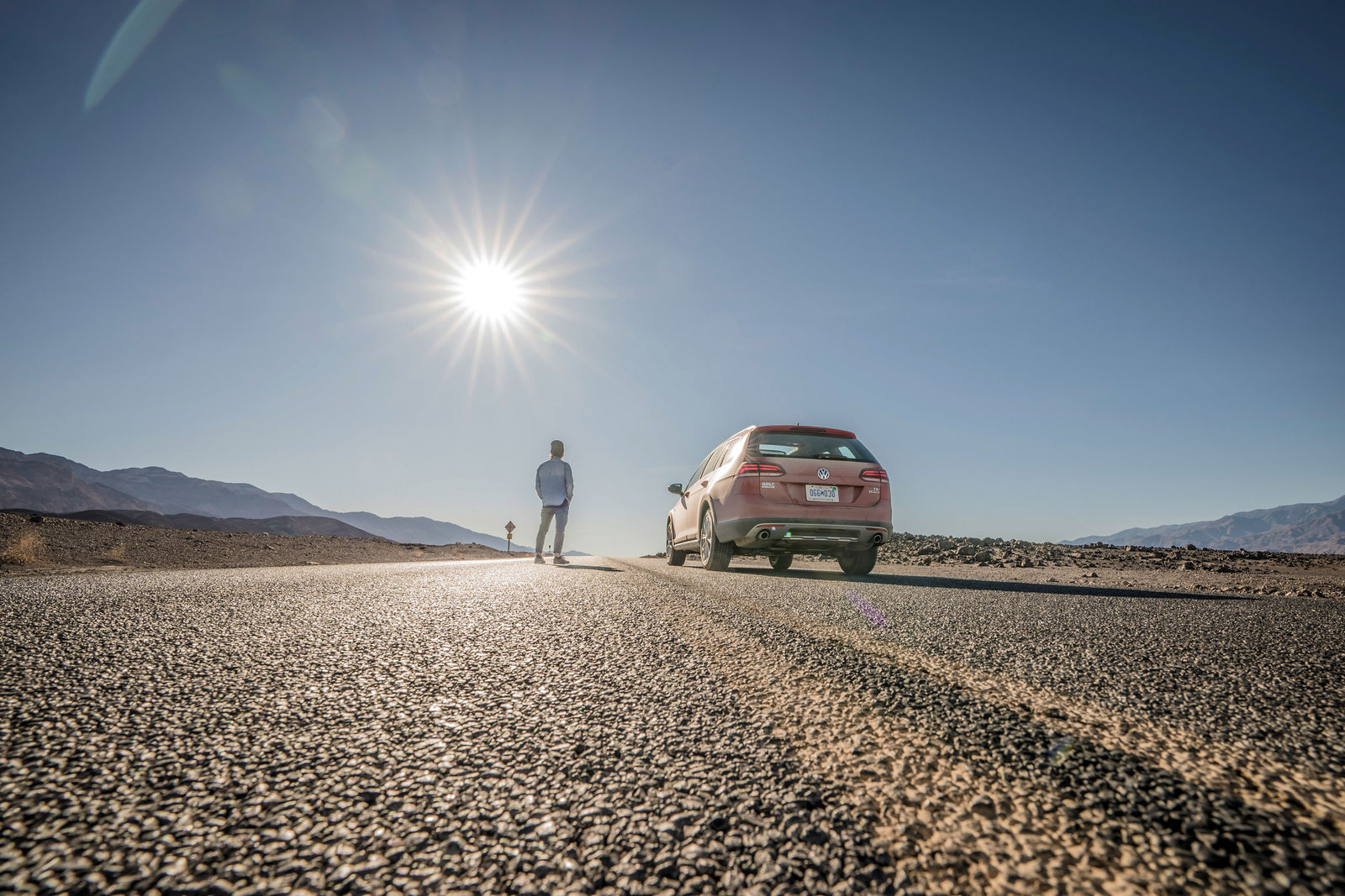 Story: With the Golf Alltrack through Death Valley