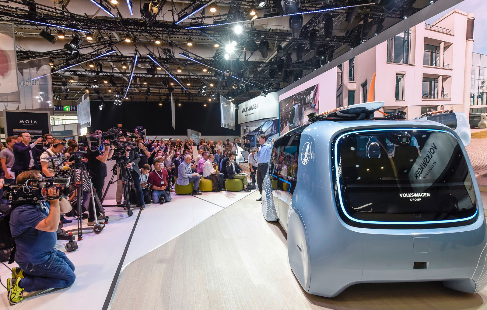 Highlights zur CEBIT 2018: Volkswagen gibt Einblicke in Digital-Know-how und präsentiert jüngste Variante des SEDRIC