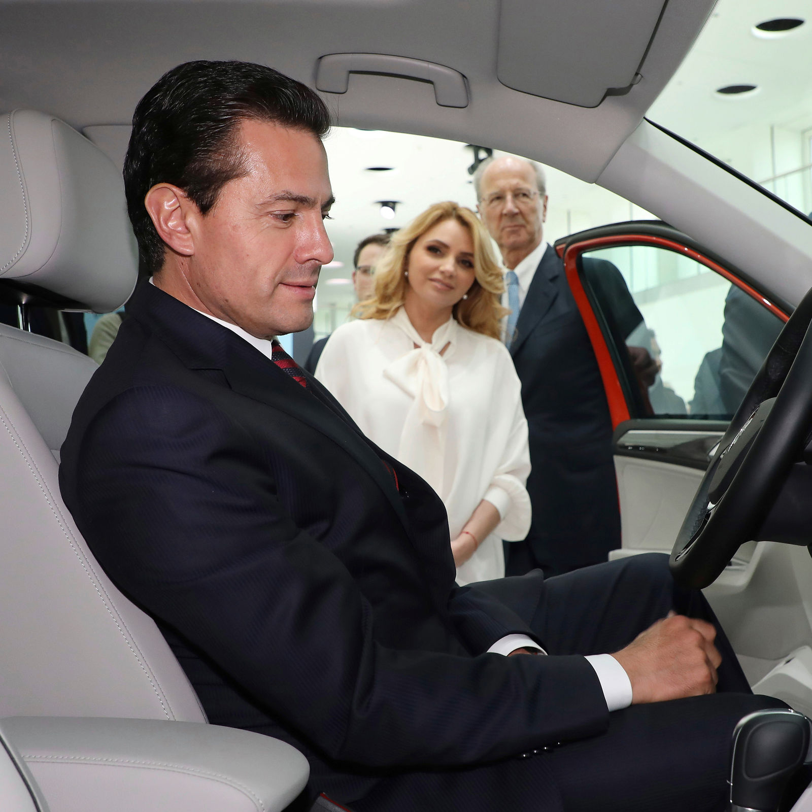 Mexikanischer Präsident Enrique Peña Nieto zu Gast bei Volkswagen