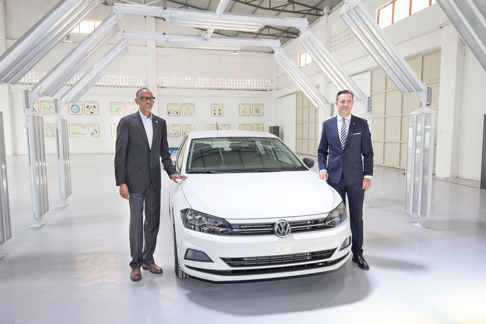 Meilenstein in Afrika: Volkswagen startet lokale Produktion und Car Sharing in Ruanda