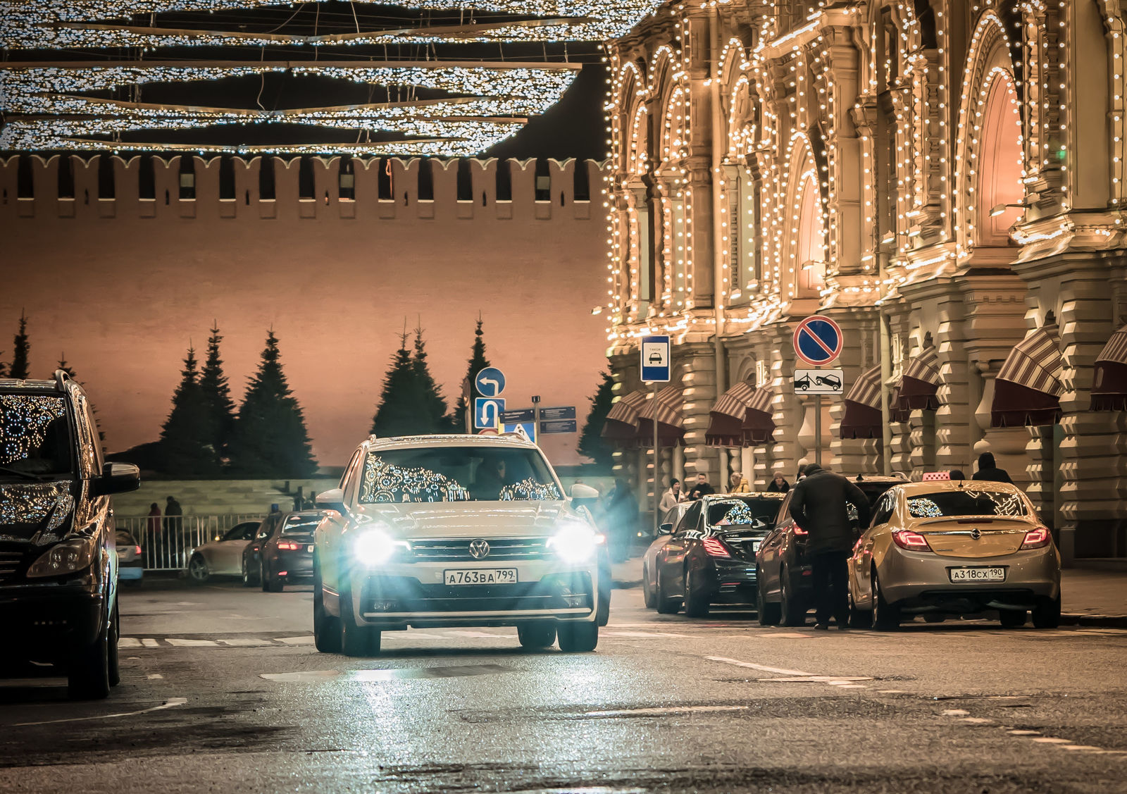 Story: A Moscow night with flashing lights