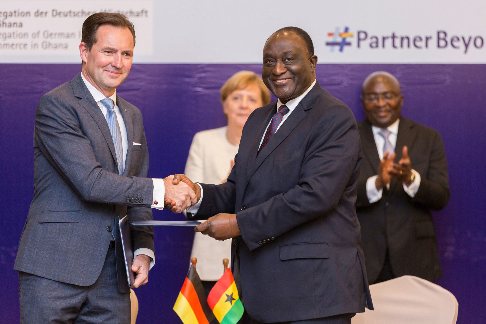 Volkswagen baut Engagement in Afrika aus: Absichtserklärungen mit Ghana und Nigeria unterzeichnet