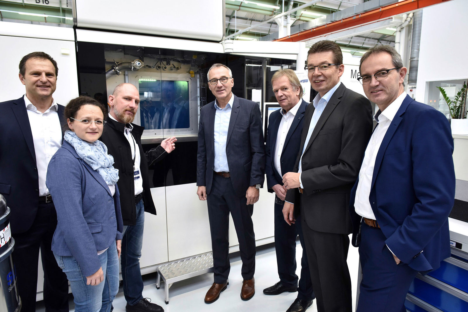Producing for the future: Volkswagen Toolmaking opens highly advanced 3-D printing center