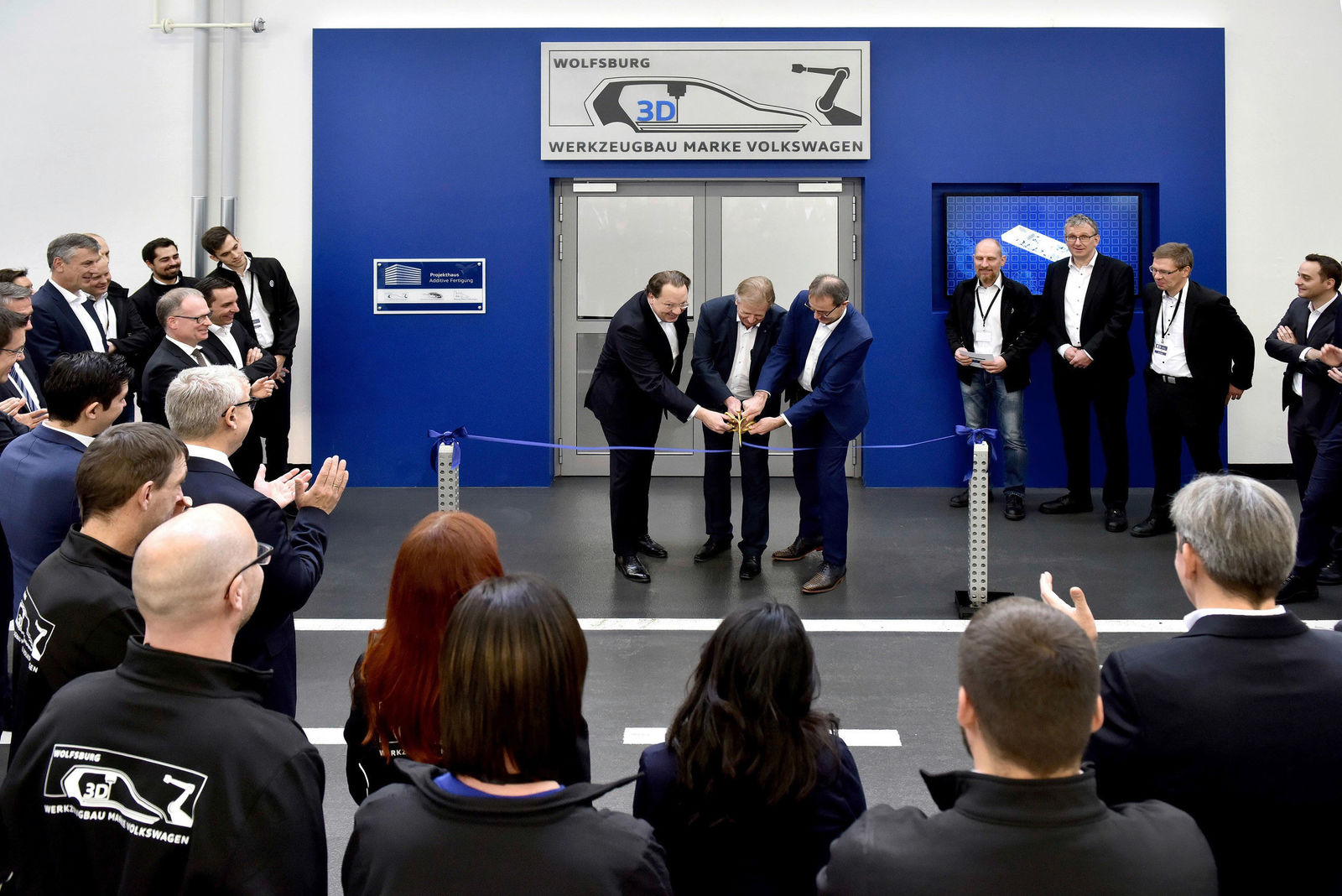 Producing for the future: Volkswagen Toolmaking opens highly advanced 3-D printing center