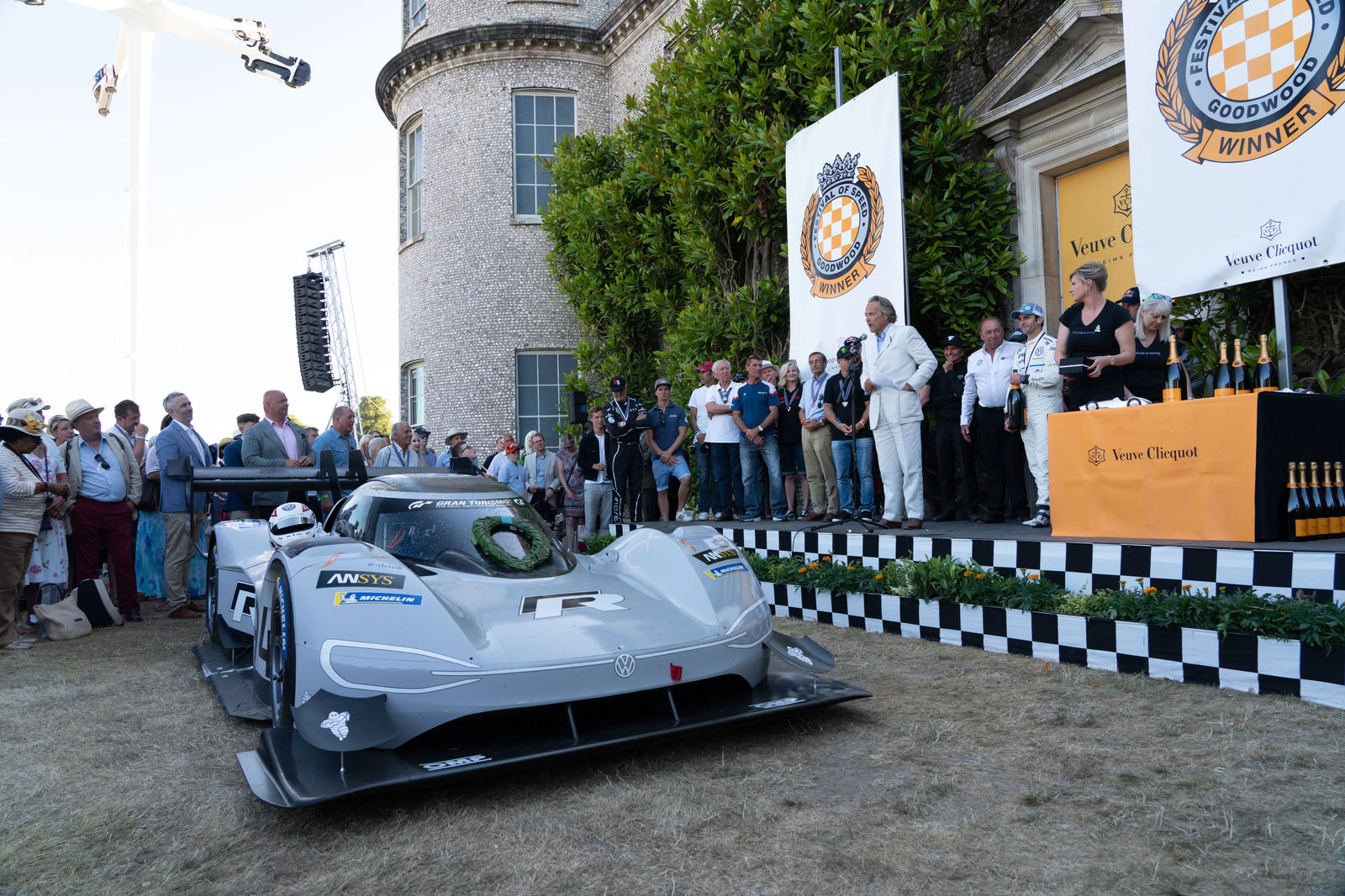 Volkswagen ID.R returns to Goodwood to defend its title
