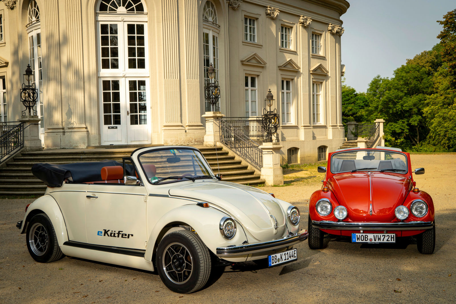Der e-Käfer und ein roter Käfer mit Boxermotor