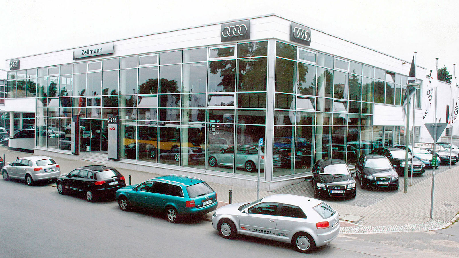 Story: "30th anniversary of the German reunification: Automaking East – a portrait of five car dealerships"