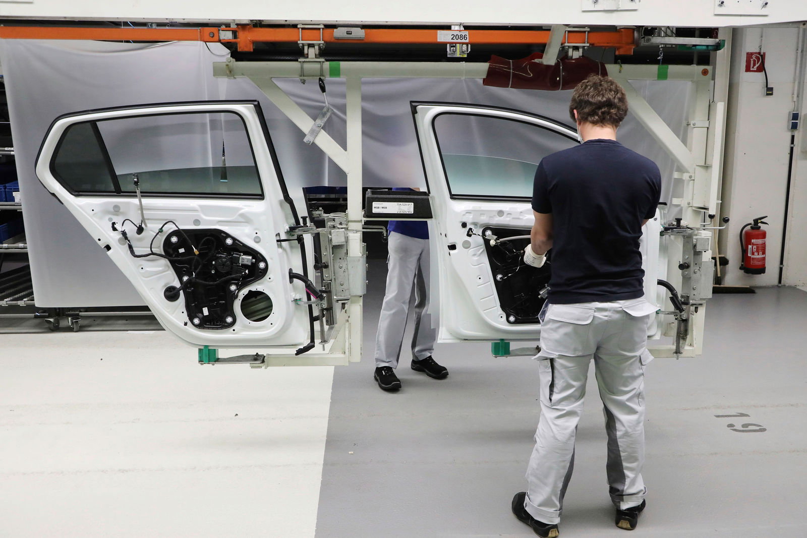 Volkswagen starts with step-by-step resumption of production