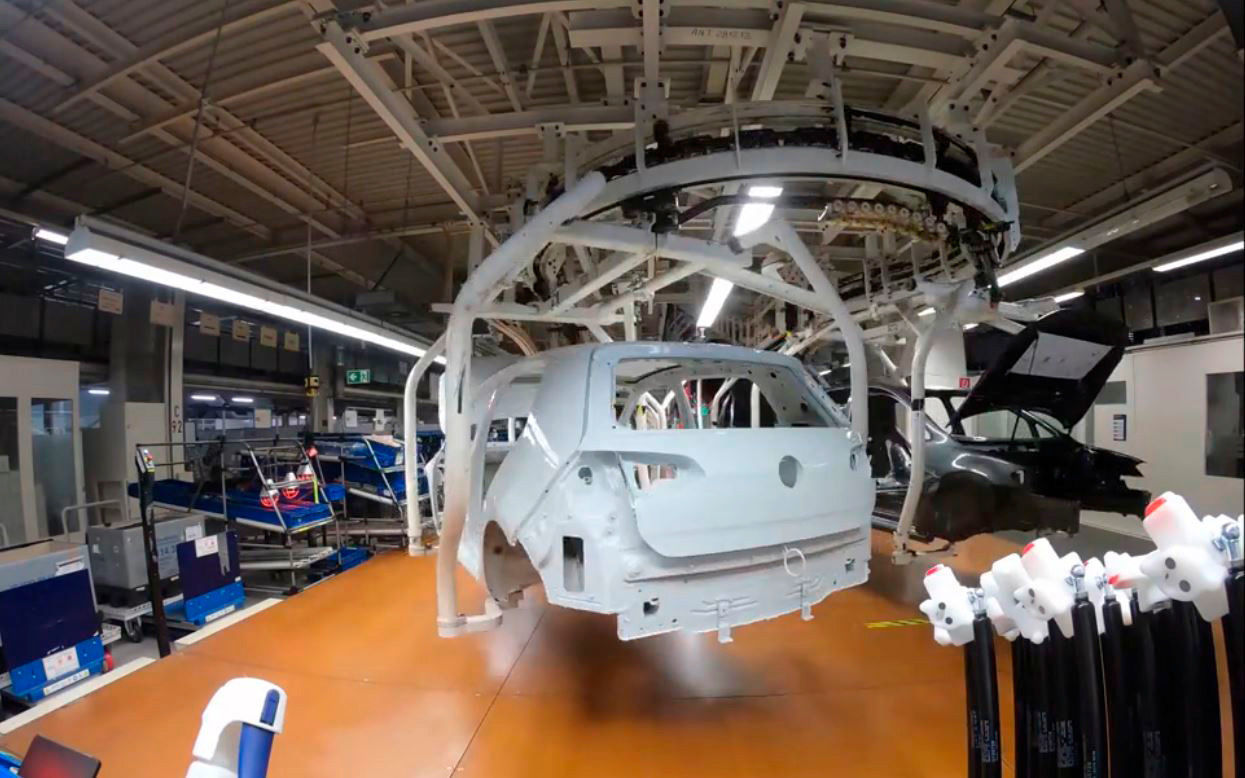 Video: Zeitraffer - Wiederanlauf der Produktion bei Volkswagen in Wolfsburg