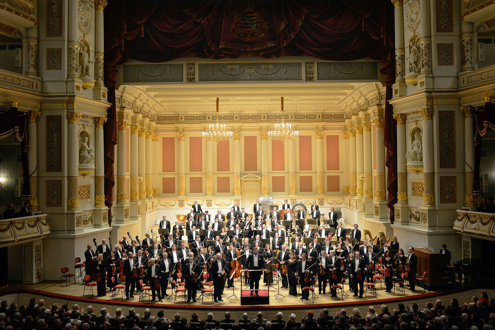 Beethoven erklingt im Zwingerhof: Volkswagen ermöglicht Open-Air-Konzert-Übertragung in Dresden