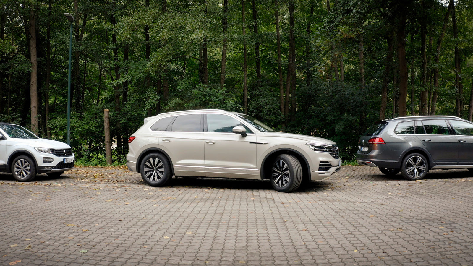 Car and smartphone merge into one: Touareg now parks by remote control